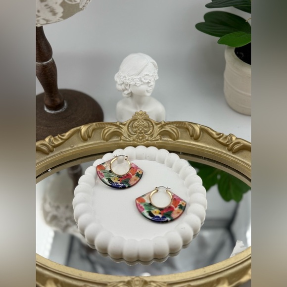 Floral Statement Hoop Earrings – Bold & Colorful Fan Shape 🌸✨ - Picture 1 of 6